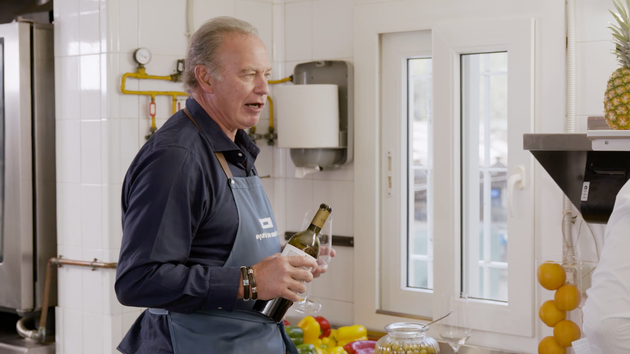 Bertín Osborne, comiendo con Rafa Nadal y sus amigos en 'Mi Casa Es La Tuya'