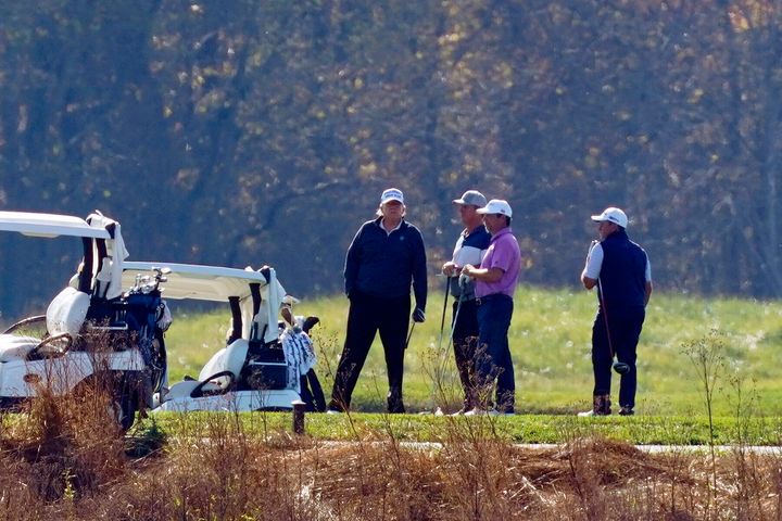 バイデン氏勝利が伝えられた日、トランプ大統領はゴルフ中だった（2020年11月7日）