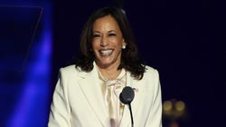 El mensaje detrás del traje blanco de Kamala