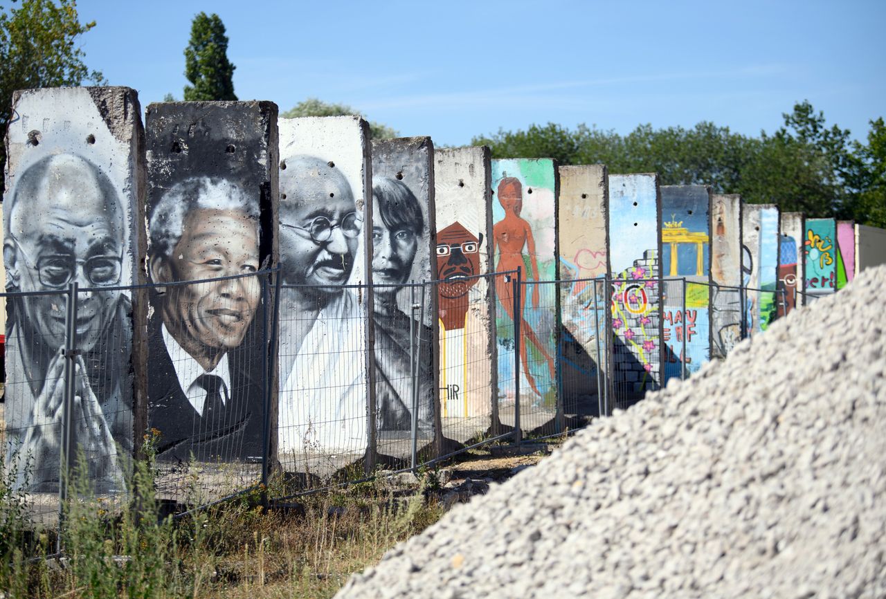 12 Αυγούστου 2020 Βρανδεμβούργο - Τέχνη πάνω σε τμήματα τσιμέντου που κάποτε συγκροτούσαν το «τείχος της ντροπής».