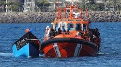 Otro medio millar de inmigrantes llega a Canarias, con Arguineguín al