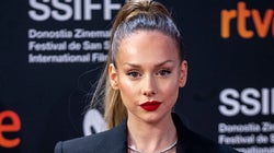 Ester Expósito zanja tajantemente los rumores de si se ha sometido a operaciones