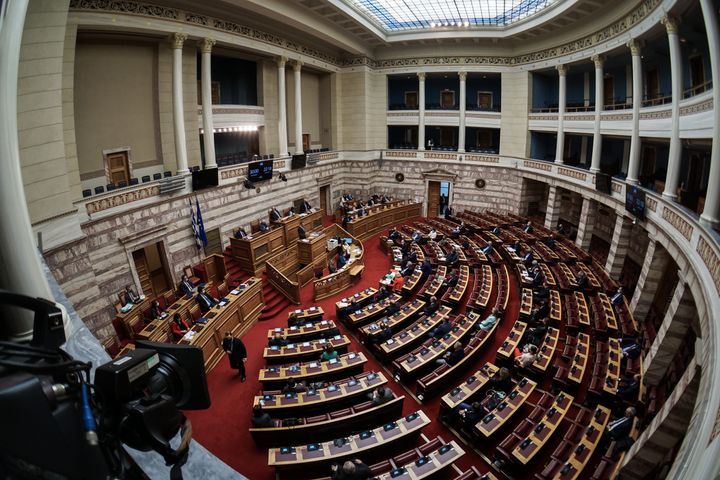 Συζήτηση, κατόπιν αιτήματος του Πρωθυπουργού Κυριάκου Μητσοτάκη, σύμφωνα με το άρθρο 142Α του Κανονισμού της Βουλής, με αντικείμενο την ενημέρωση του Σώματος για την κυβερνητική πολιτική σχετικά με την αντιμετώπιση της πανδημίας, την Πέμπτη 12 Νοεμβρίου 2020. 