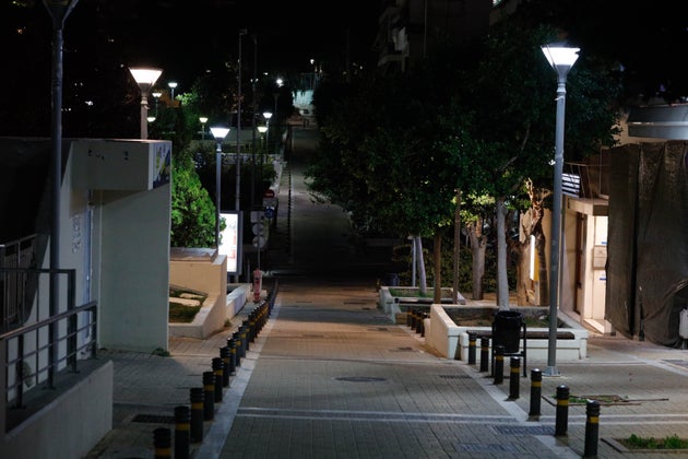 Παρασκευή και 13: «Στοιχειωμένη» η πρώτη νύχτα με απαγόρευση