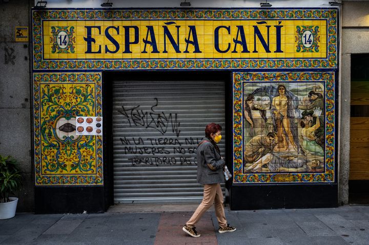Un local cerrado en una calle céntrica de Madrid.