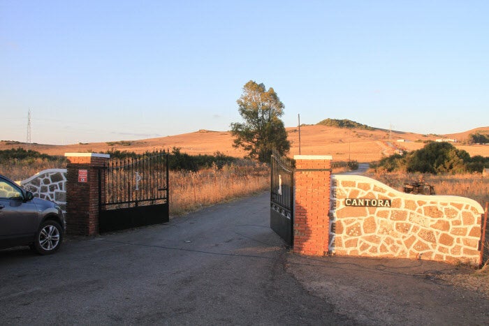 Entrada de la Finca La Cantora