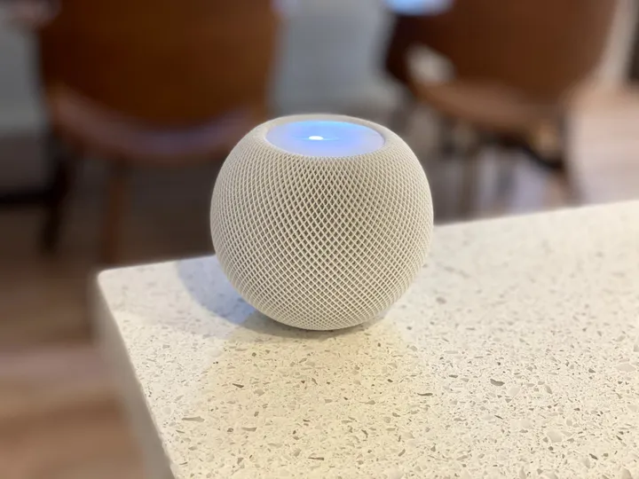 Apple「HomePod mini」、1台買ったら絶対2台欲しくなる...！1万