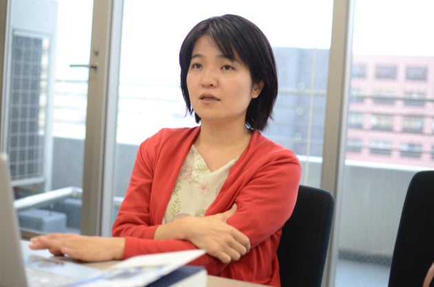 権力に踏みにじられる沖縄の日常 上間陽子さんがエッセイ集 海をあげる で描いた痛み ハフポスト 権力に踏みにじられる沖縄の日常 上間陽子さんがエッセイ集 海をあげる で描いた痛み ハフポスト