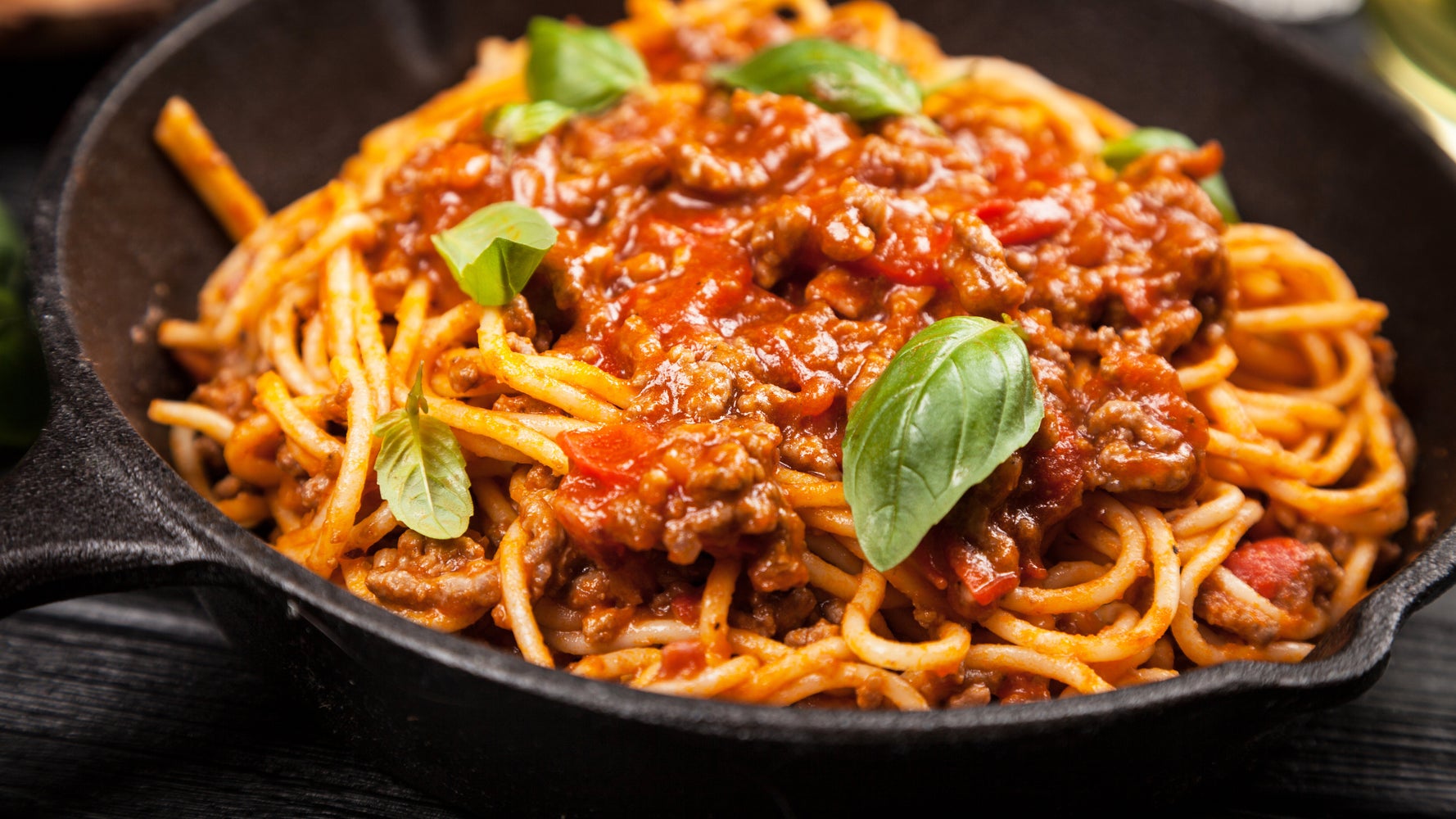 The Only Spaghetti Bolognese Recipe You Need, According To Italian Chefs |  HuffPost UK Life