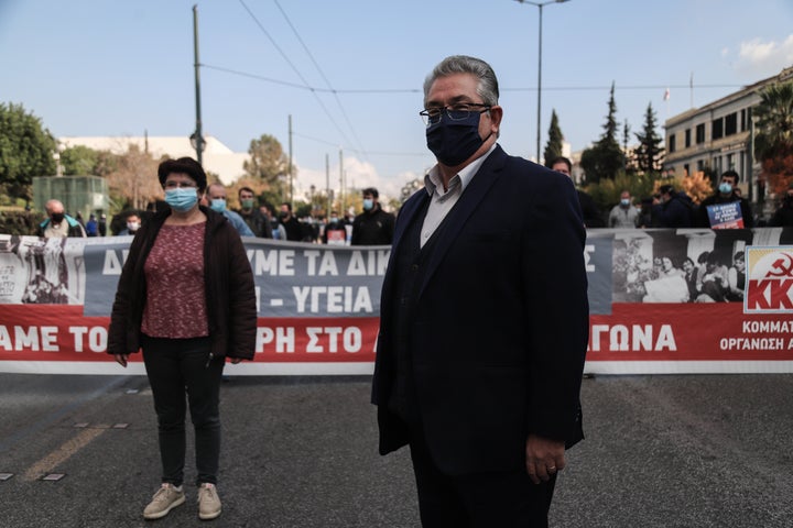 Το ΚΚΕ στην αμερικανική πρεσβεία 