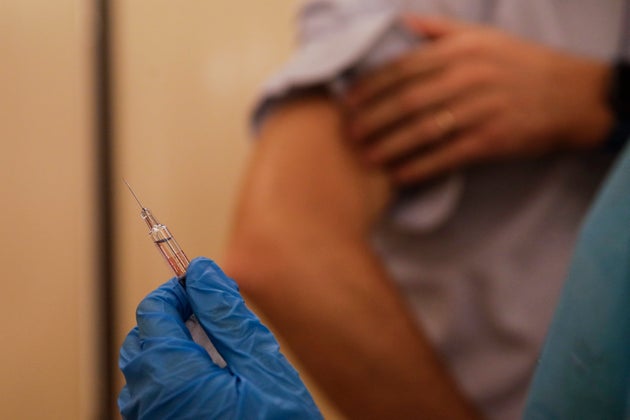 Needle Buddies - A Syringe Clip On to Disguise The Syringe and Scary Needle.  Ideal for Use with Kids Who Have an Aversion to Getting Injections.  Provides Relief for Childhood Injection Fear