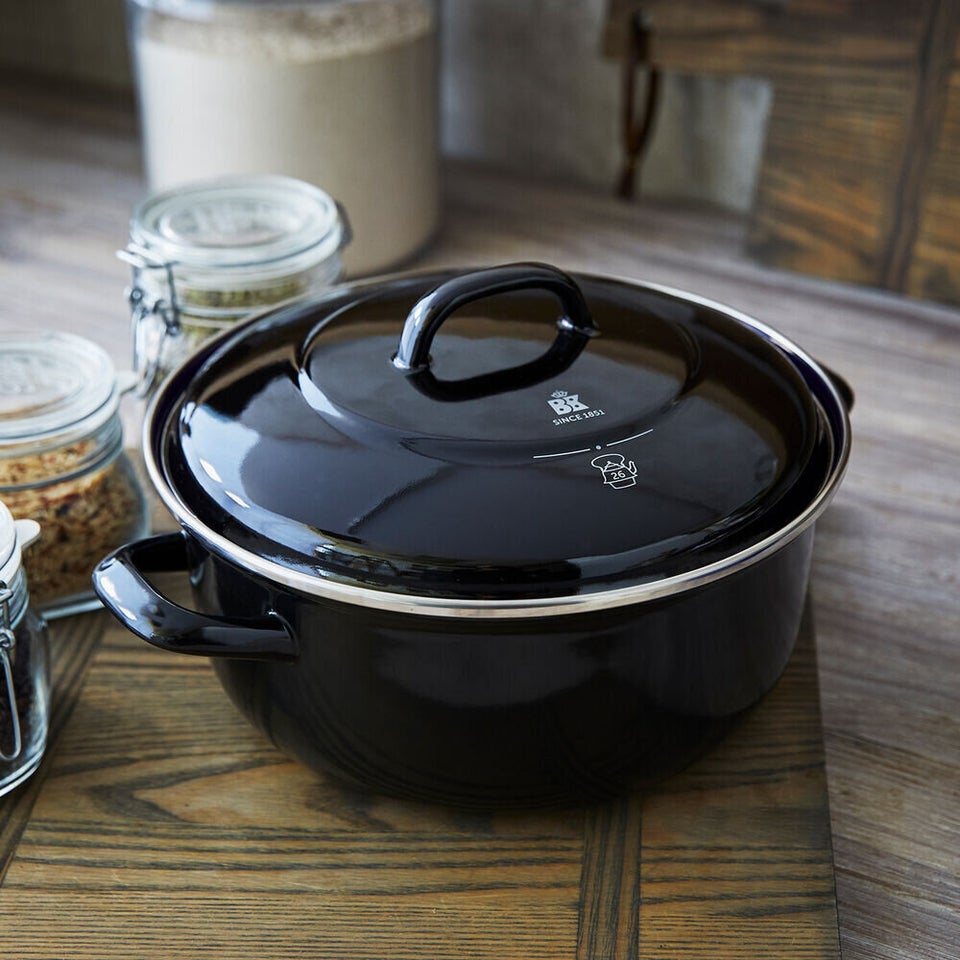 BK Cookware Black Dutch Oven 3.5qt.