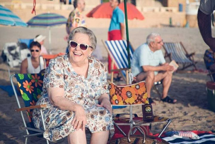 María Galiana en el papel de Herminia en la serie 'Cuéntame cómo pasó' en un viaje a Benidorm.