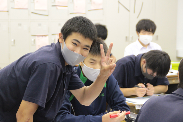 Exit兼近さんの言葉に背中押され 男子高校生130人が 世界平和 について考えてみた ハフポスト Exit兼近さんの言葉に背中押され 男子高校生130人が 世界平和 について考えてみた ハフポスト