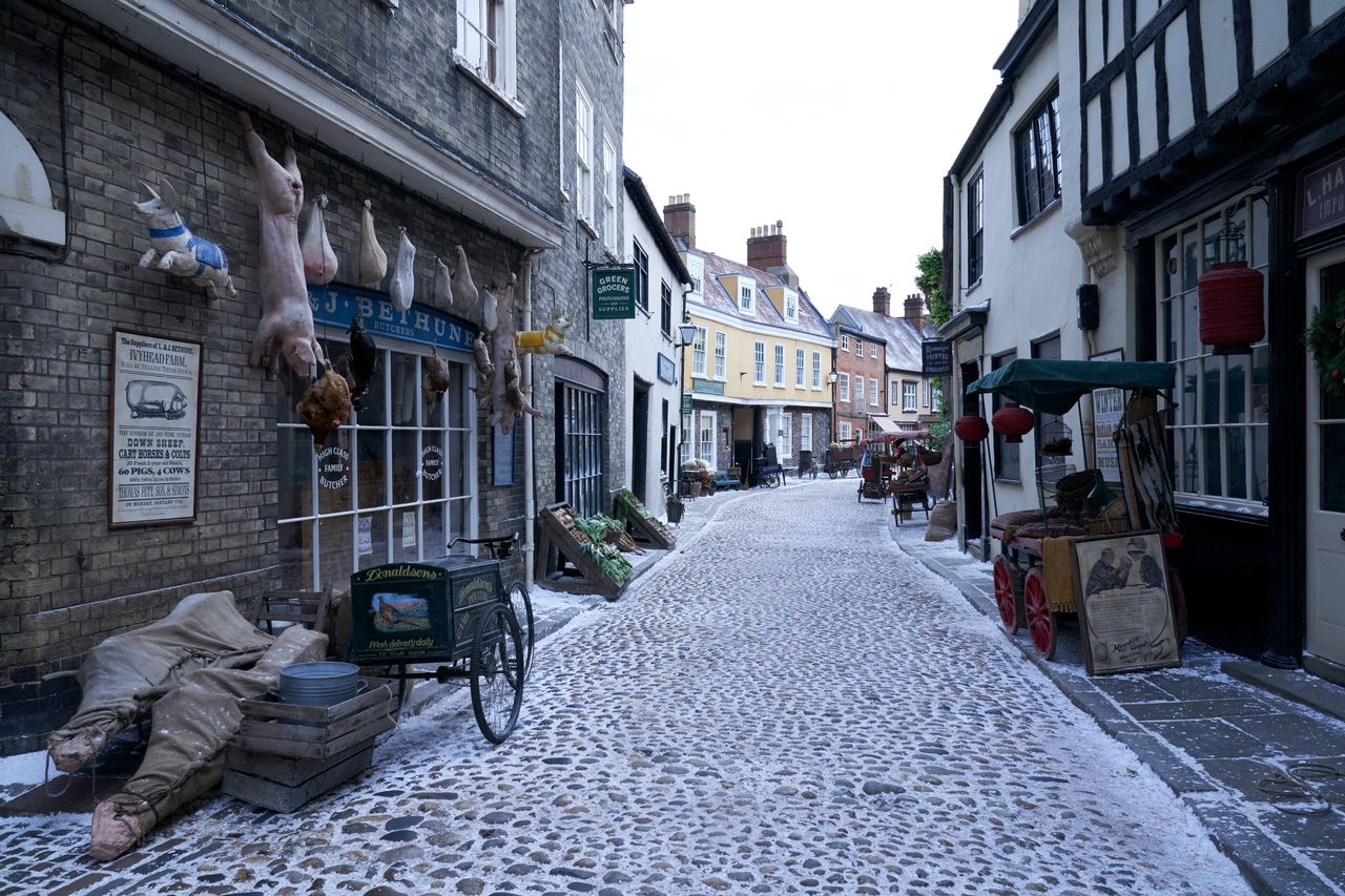 Many of the external scenes where filmed in Norwich to capture the sense of Dickensian aesthetic associated with Christmas movies.