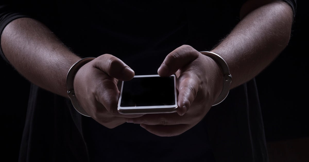 刑務所内から スマホでなりすまし詐欺 服役しながら600万円騙し取る なぜ気づかない 刑務所に批判 中国 ハフポスト