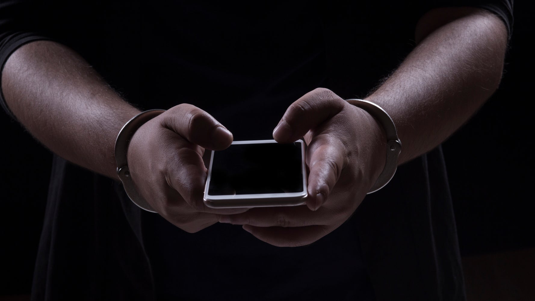 刑務所内から スマホでなりすまし詐欺 服役しながら600万円騙し取る なぜ気づかない 刑務所に批判 中国 ハフポスト World 刑務所内から スマホでなりすまし詐欺 服役しながら600万円騙し取る なぜ気づかない 刑務所に批判 中国 ハフポスト World
