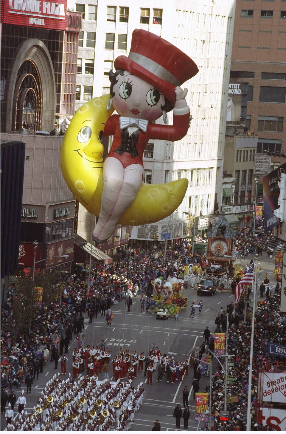 Vintage Photos Of Macy S Thanksgiving Day Parades Past Huffpost Life