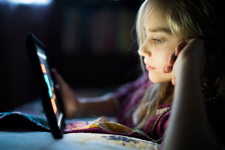 Teenagers are using screens to help themselves through the COVID-19 pandemic, survey findings show.