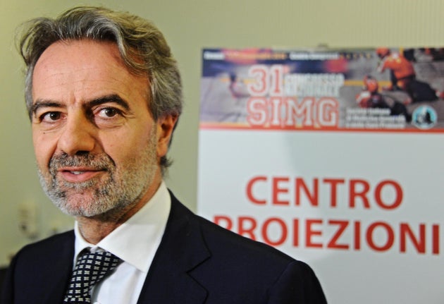 Luca Pani: "Non vaccinarsi sarebbe un errore. Rendiamolo obbligatorio" Luca Pani: "Non vaccinarsi sarebbe un errore. Rendiamolo obbligatorio"