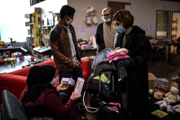 Une distribution de produits de première nécessité à Saint-Denis le 12 novembre...