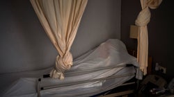 El duro y esencial trabajo de las funerarias en el día a día de la