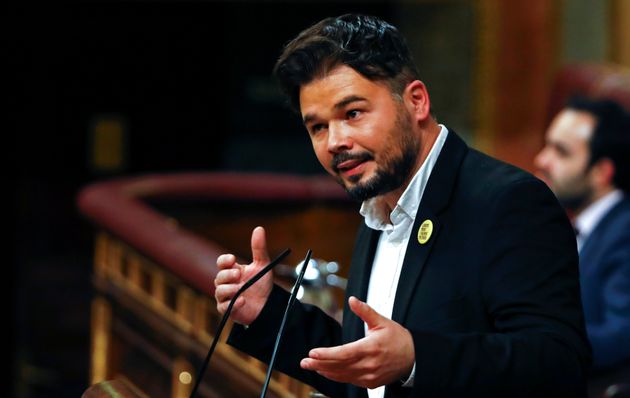 Catalan Left Republican party (ERC) MP Gabriel Rufian speaks during the investiture debate at the Parliament...