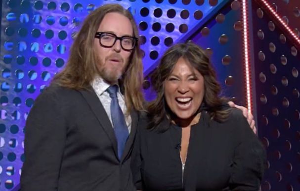 Tim Minchin and Kate Ceberano drop double F-bombs while presenting at the 2020 ARIA Awards. 