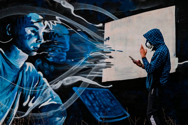 Τοιχογραφία του street artist SF με έμπνευση από το δεύτερο lockdown στην Ελλάδα (25 Νοέμβριου 2020)
