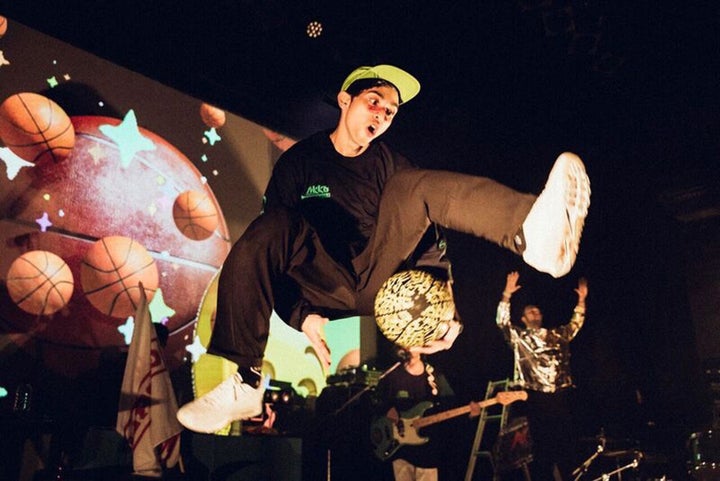 日本王者を待っていたホームレス生活 フリースタイルバスケに人生を捧げた男が 夢の叶え方が分からない人 に伝えたいこと ハフポスト News 日本王者を待っていたホームレス生活 フリースタイルバスケに人生を捧げた男が 夢の叶え方が分からない人 に伝えたいこと ハフポスト News