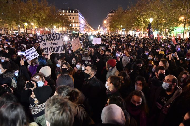 Χιλιάδες διαδηλωτές στο Παρίσι κατά του νόμου 