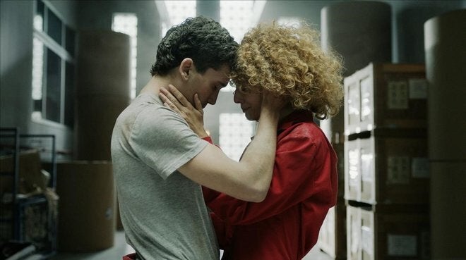 Imagen de la casa de papel que muestra a los personajes 'Denver' y 'Estocolmo'.