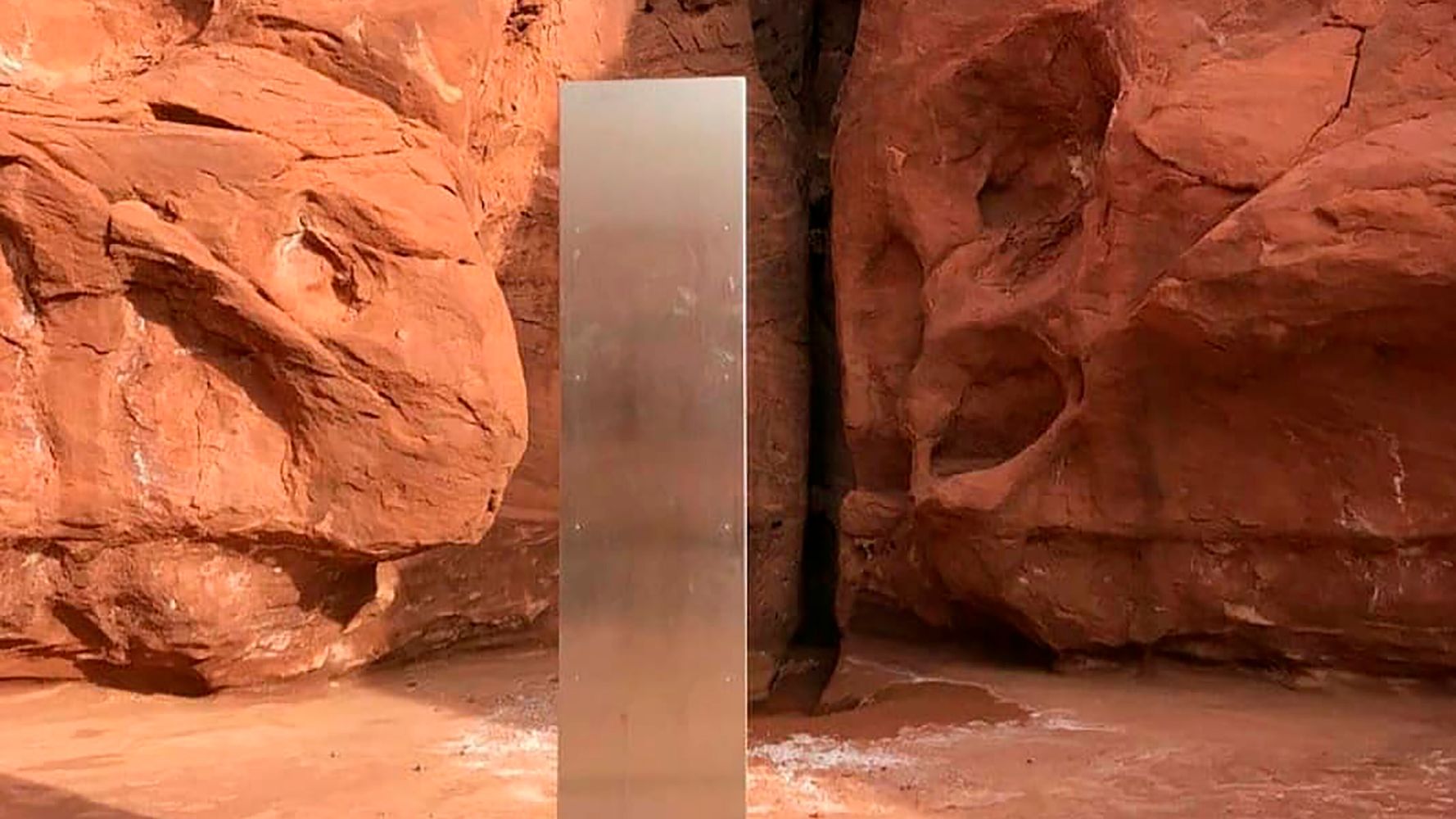 Mysterious Metal Monolith In Utah Desert Suddenly Vanishes