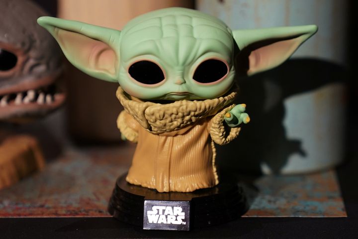 La poupée Baby Yoda lors d'une avant-première de "Star Wars" le 20 février 2020, à New-York, États-Unis.