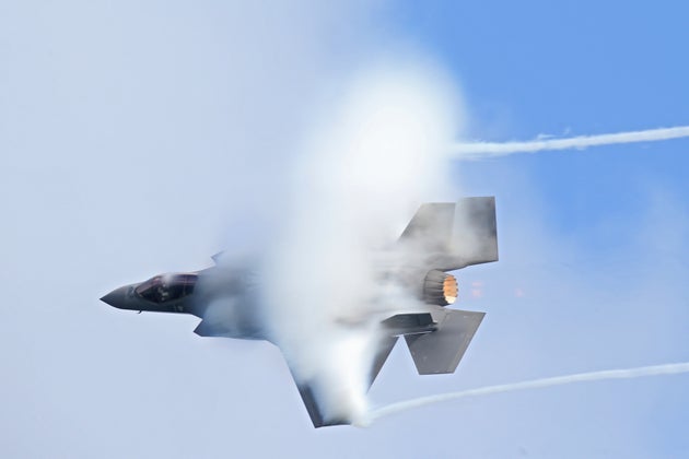 FORT LAUDERDALE, FL - NOVEMBER 22: F-35 Lightning II performs in the Fort Lauderdale Air Show on November 22, 2020 in Fort Lauderdale, Florida People: F-35 Lightning II . Credit: hoo-me.com/MediaPunch /IPX