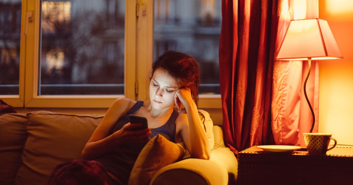 6 Subtle Signs You’re Dealing With Seasonal Depression