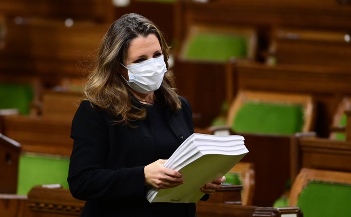 La ministre des Finances Chrystia Freeland présente la mise à jour économique de 2020 à la Chambre des communes, le 30 novembre 2020.