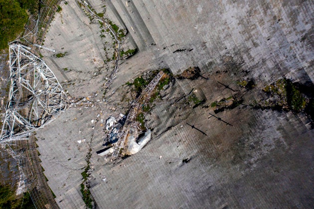 His historic radio telescope collapsed