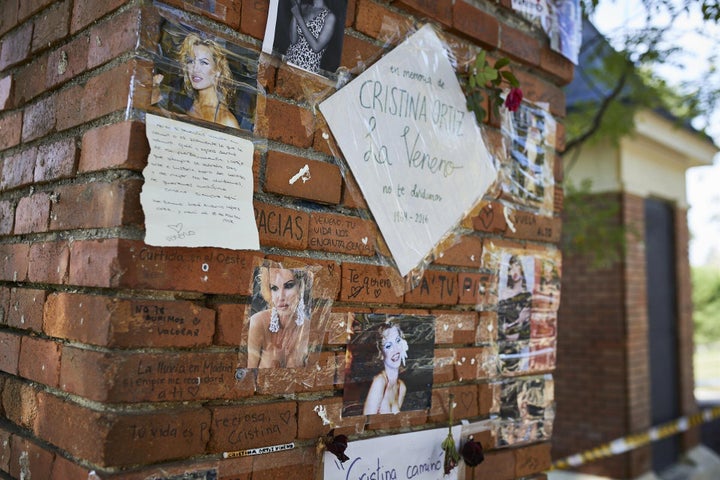 El lugar en el que debería estar el memorial en honor a Cristina Ortiz, conocida artísticamente como La Veneno.