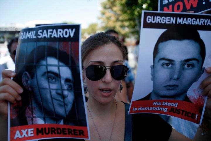 Φωτογραφία αρχείου 2012 Διαμαρτυρία στην Κύπρο έξω από την πρεσβεία της Ουγγαρίας για την έκδοση του Safarov στο Αζερμπαϊτζάν. 