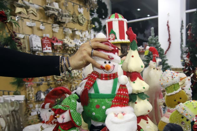 Θεσσαλονίκη: Αγορά Χριστουγεννιάτικων ειδών