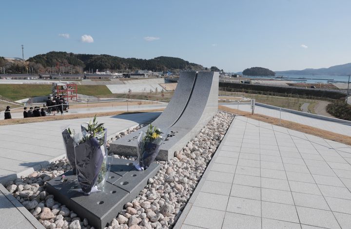 南三陸町震災復興祈念公園に設けられた「名簿安置の碑」。遺族の了解が得られた、東日本大震災による犠牲者の方々の名簿を保管している。