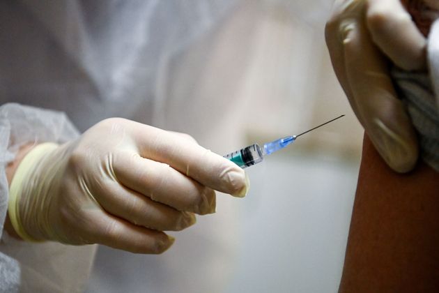 Ταραντίλης: Στόχος να εμβολιαστεί το 70% του πληθυσμού μέχρι τα μέσα του