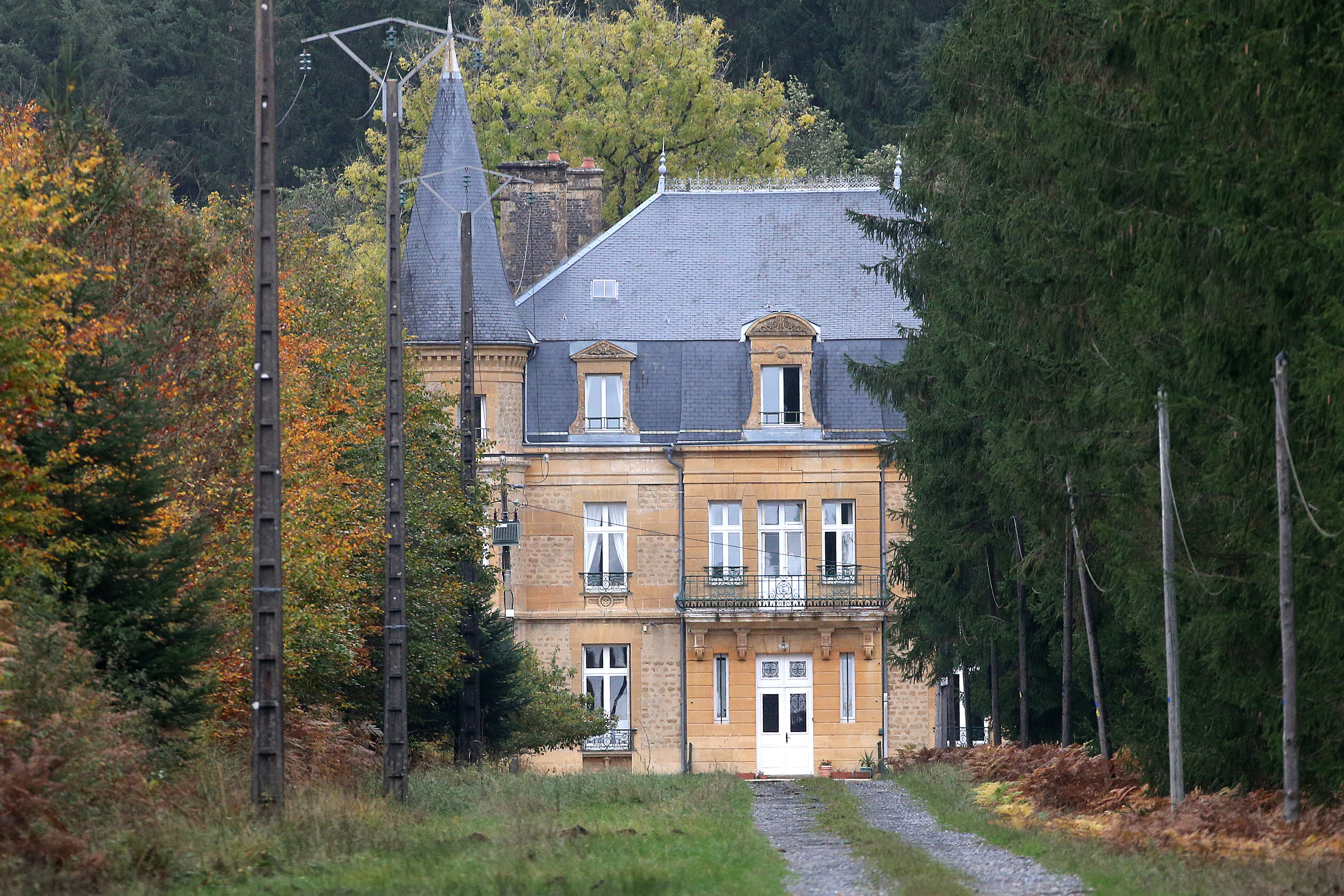 Estelle Mouzin: L'ancien Château De Michel Fourniret ...