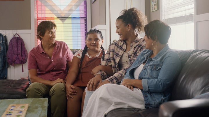 Mothers Ellie and Ashley and daughters Daisy and Lillie discuss hair care.(Photograph: Courtesy of Pantene)