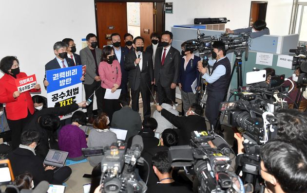 People's power at a press conference