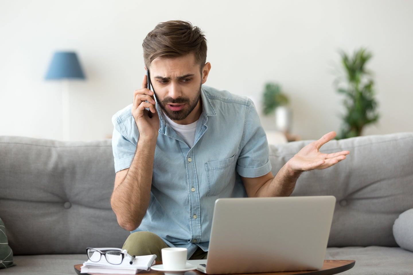 Complain Colleague How To Deal With The Co-worker Who Is Constantly Complaining | HuffPost ...
