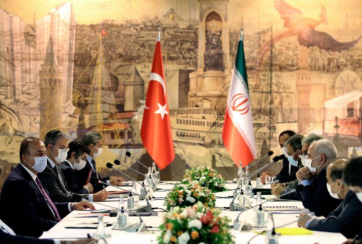 Φωτογραφία αρχείο. 15 Ιουνίου 2020 Οι υπουργοί Εξωτερικών της Τουρκίας και του Ιράν σε συνάντηση στην Κωνσταντινούπολη. Η Συρία και άλλλα διμερή ζητήματα στην ατζέντα των συνομιλιών.