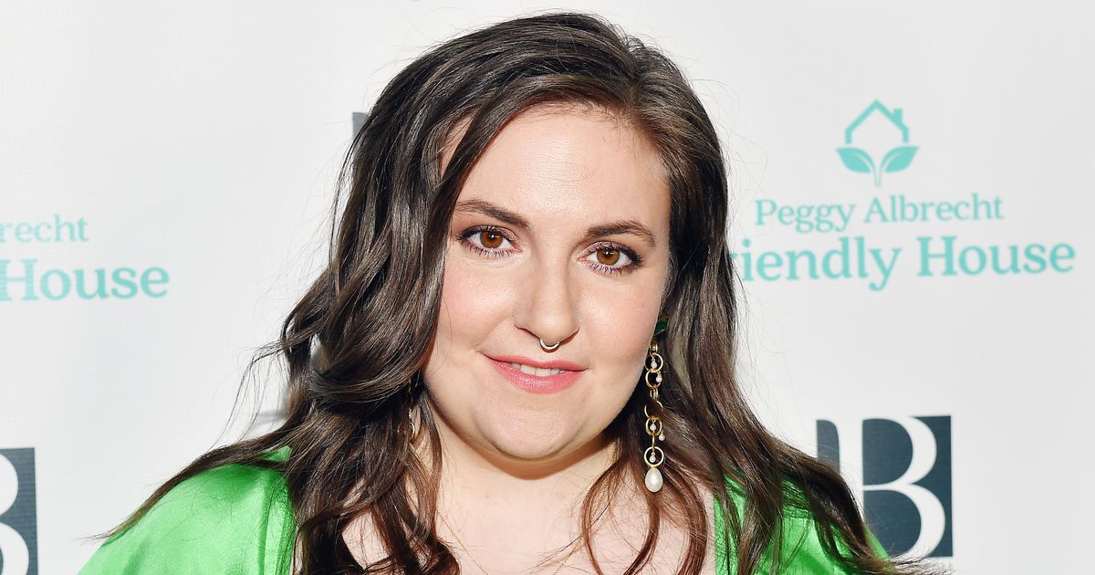 Lena Dunham Says She's Grappling With 'Self-Loathing' During COVID-19 Isolation