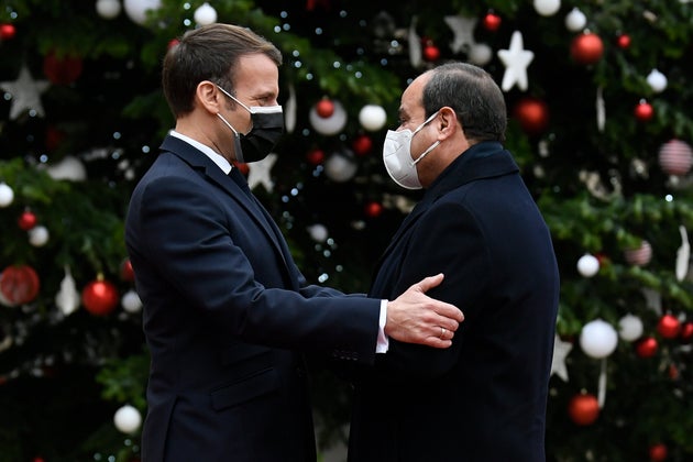 Ma per Macron al-Sisi è degno della Legion d'onore | L'HuffPost